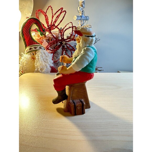 Hallmark Santa 1989 Toymaker #4 - Sailboat from Santa - Figurine - Picture 5 of 11